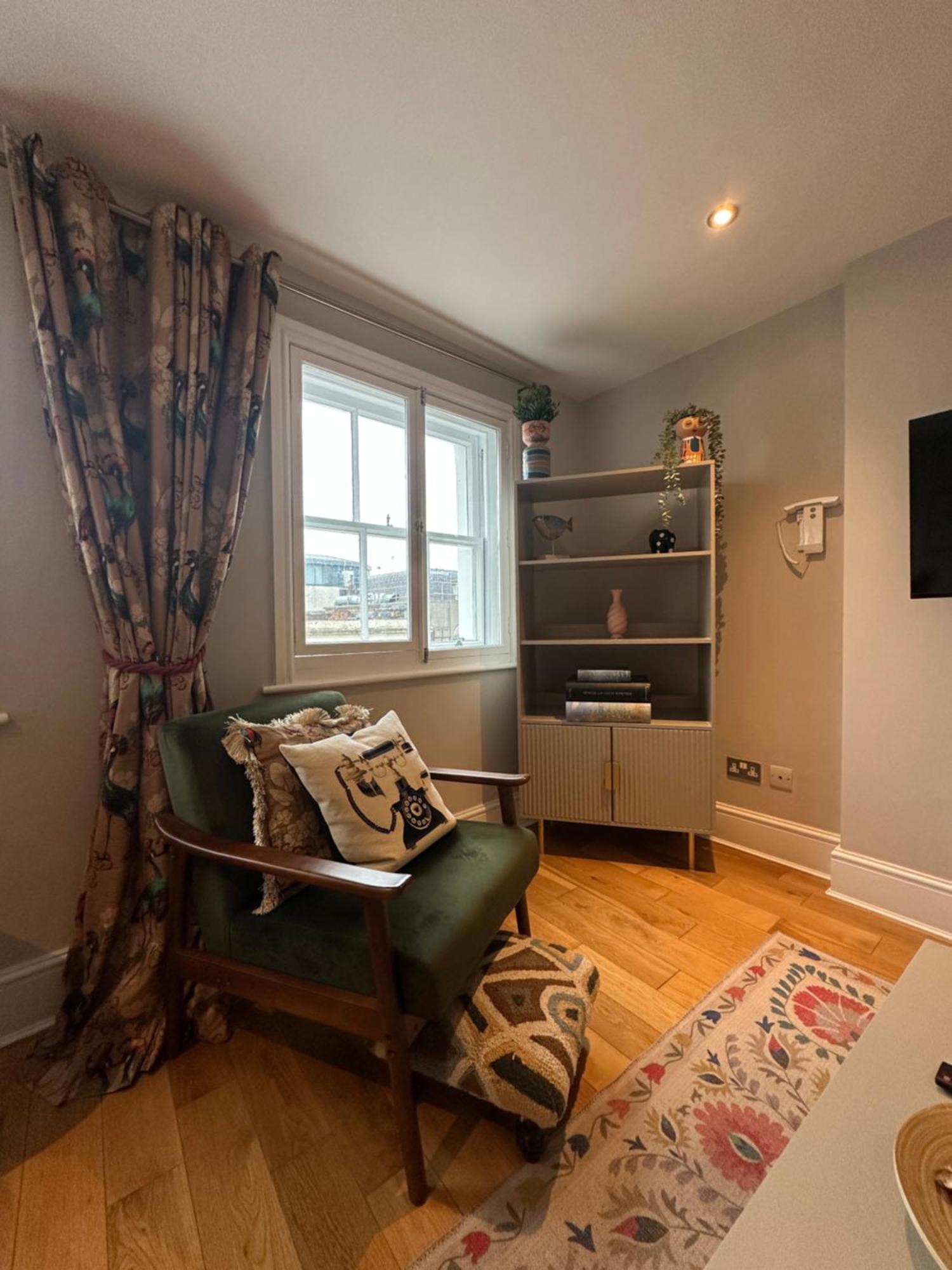 Stylish Flat Minutes From Covent Garden - West End Londyn Zewnętrze zdjęcie